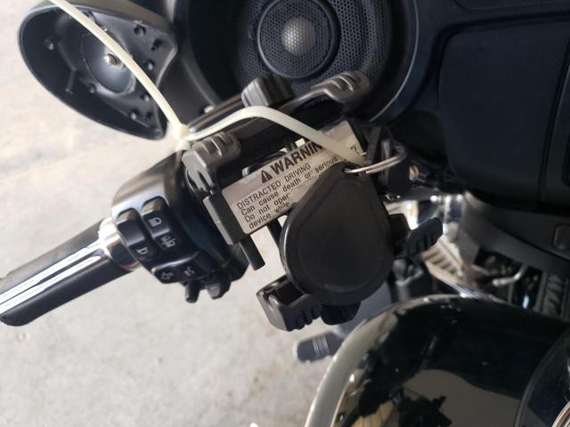 2019 HARLEY-DAVIDSON FLHX 1HD1KBC19KB624318