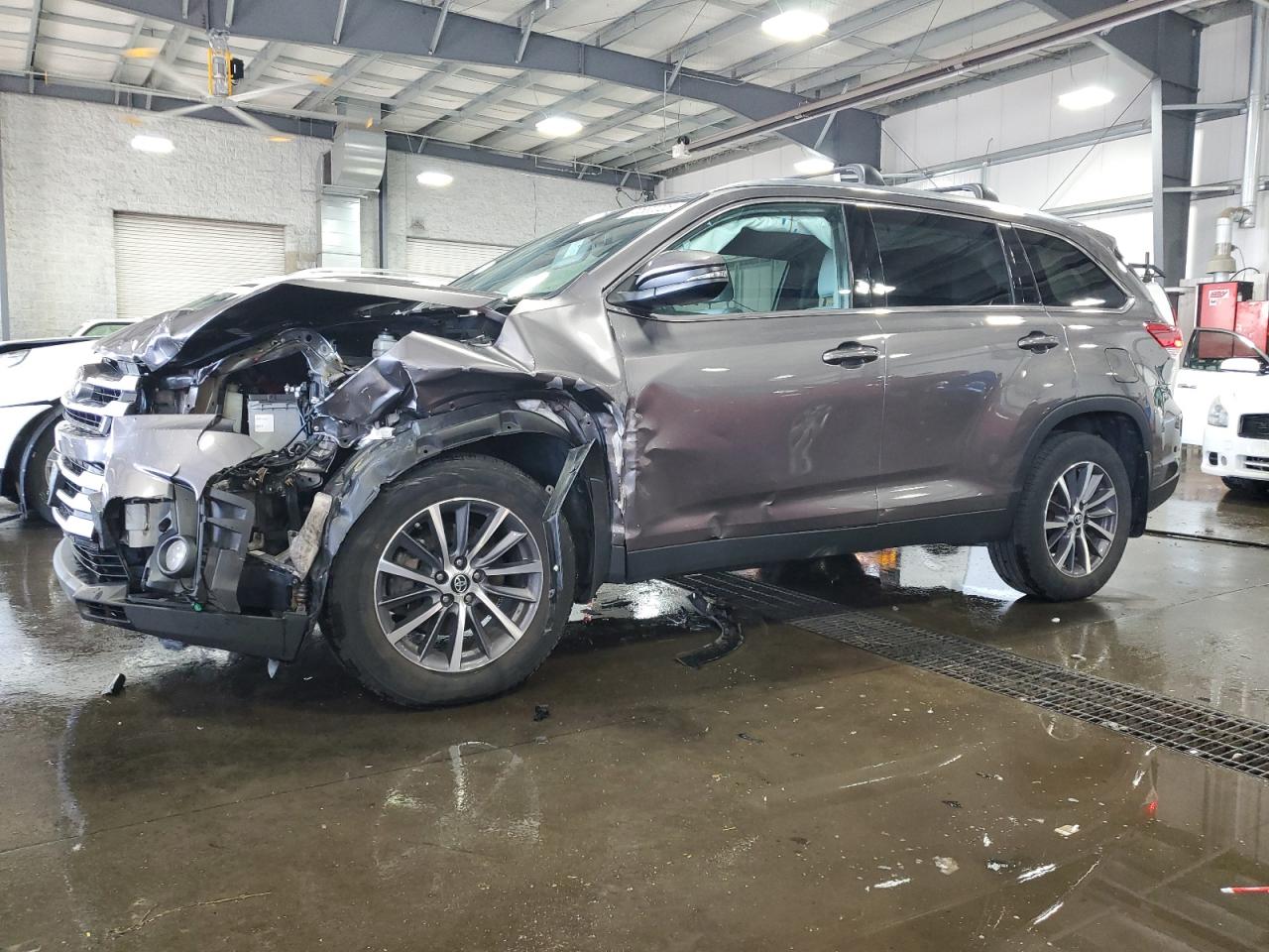 TOYOTA HIGHLANDER SE