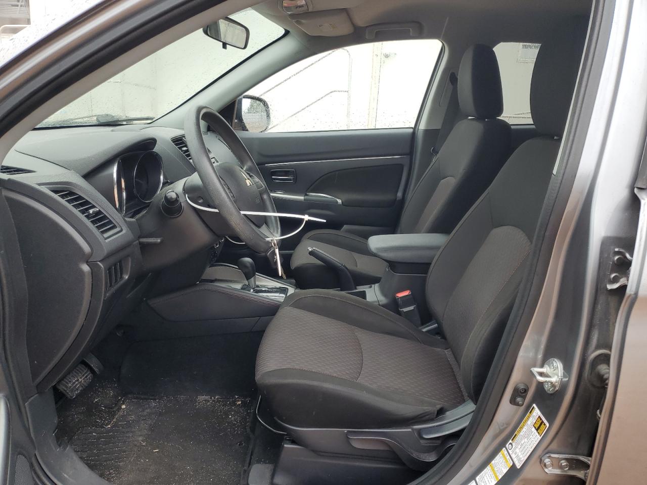 MITSUBISHI OUTLANDER ES