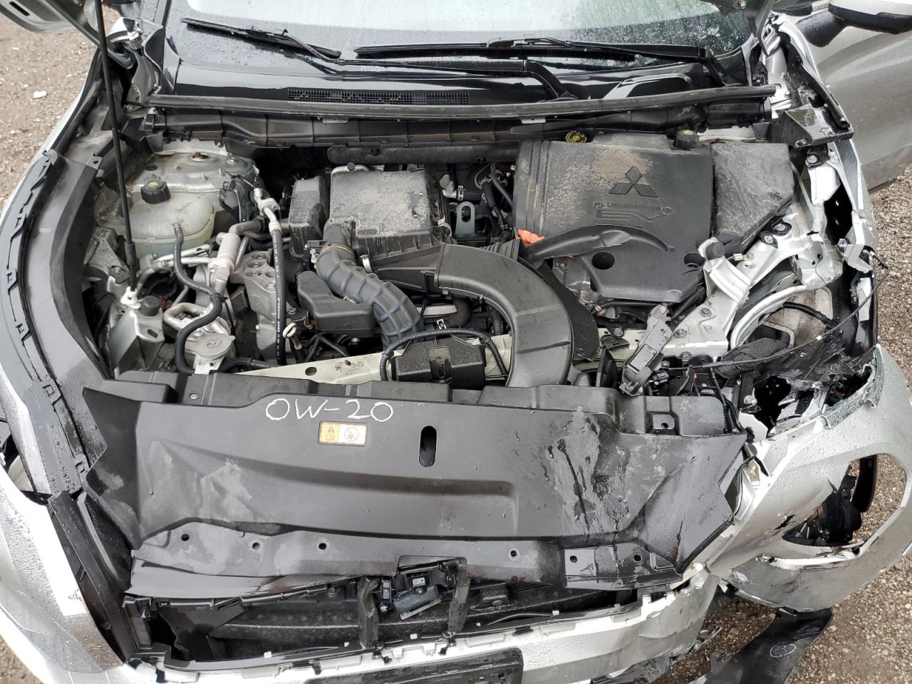 MITSUBISHI OUTLANDER SE