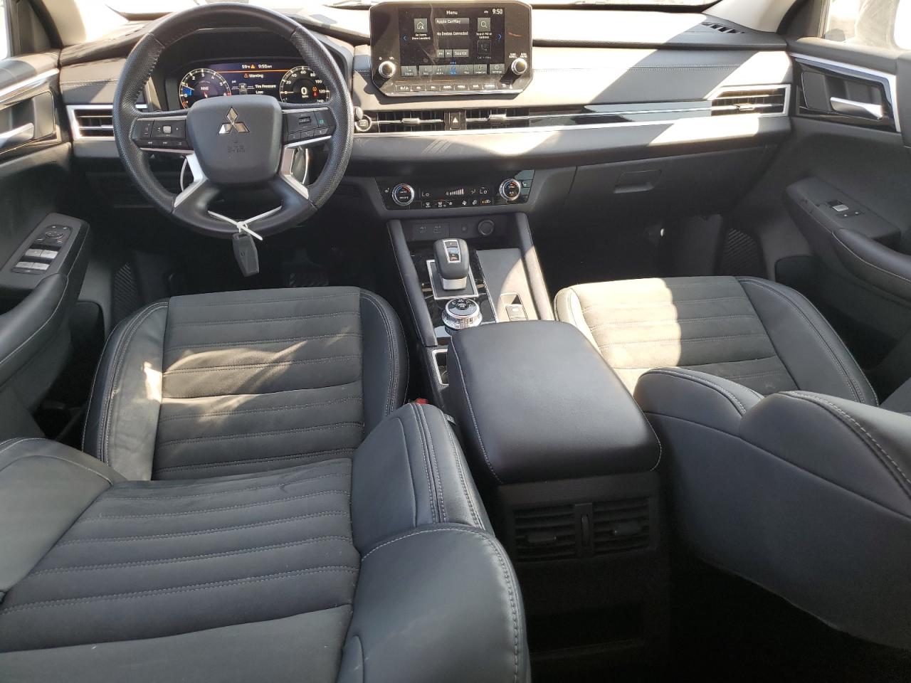 MITSUBISHI OUTLANDER SE