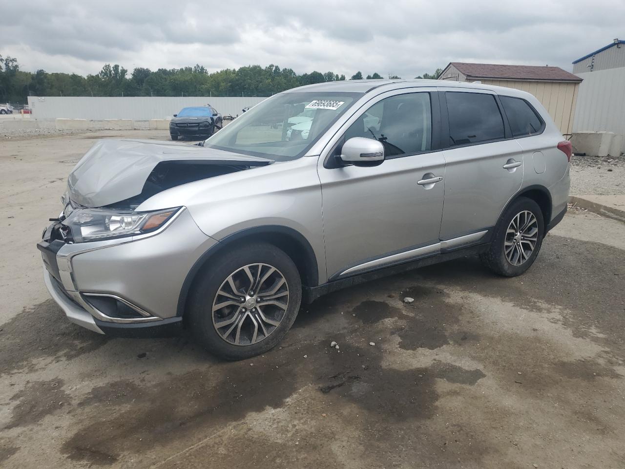 MITSUBISHI OUTLANDER SE