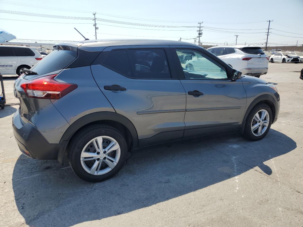 NISSAN KICKS S