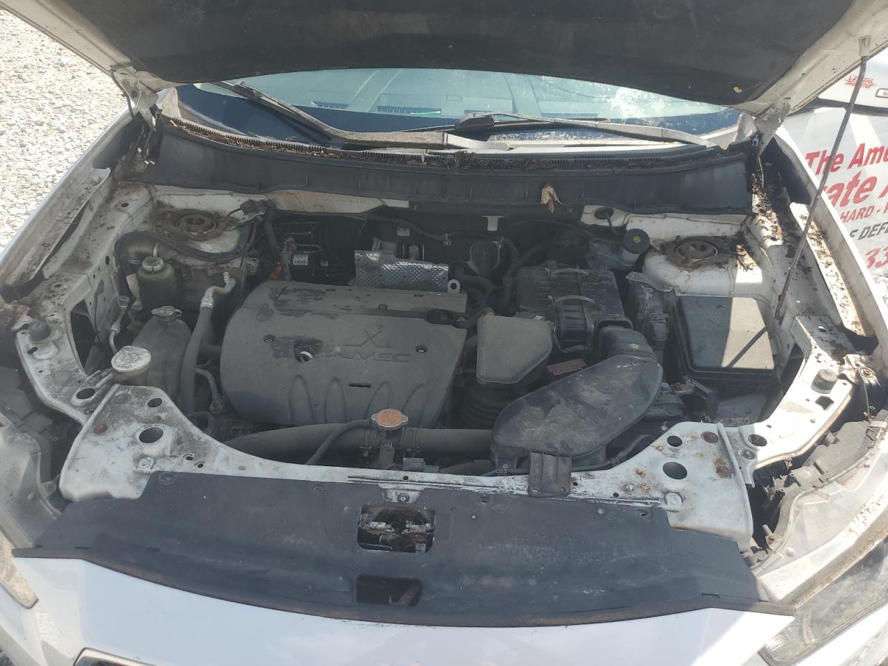 MITSUBISHI OUTLANDER SE