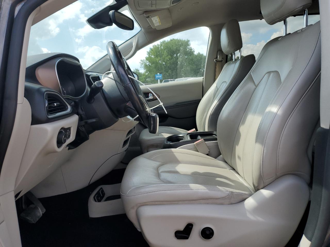 CHRYSLER PACIFICA TOURING L