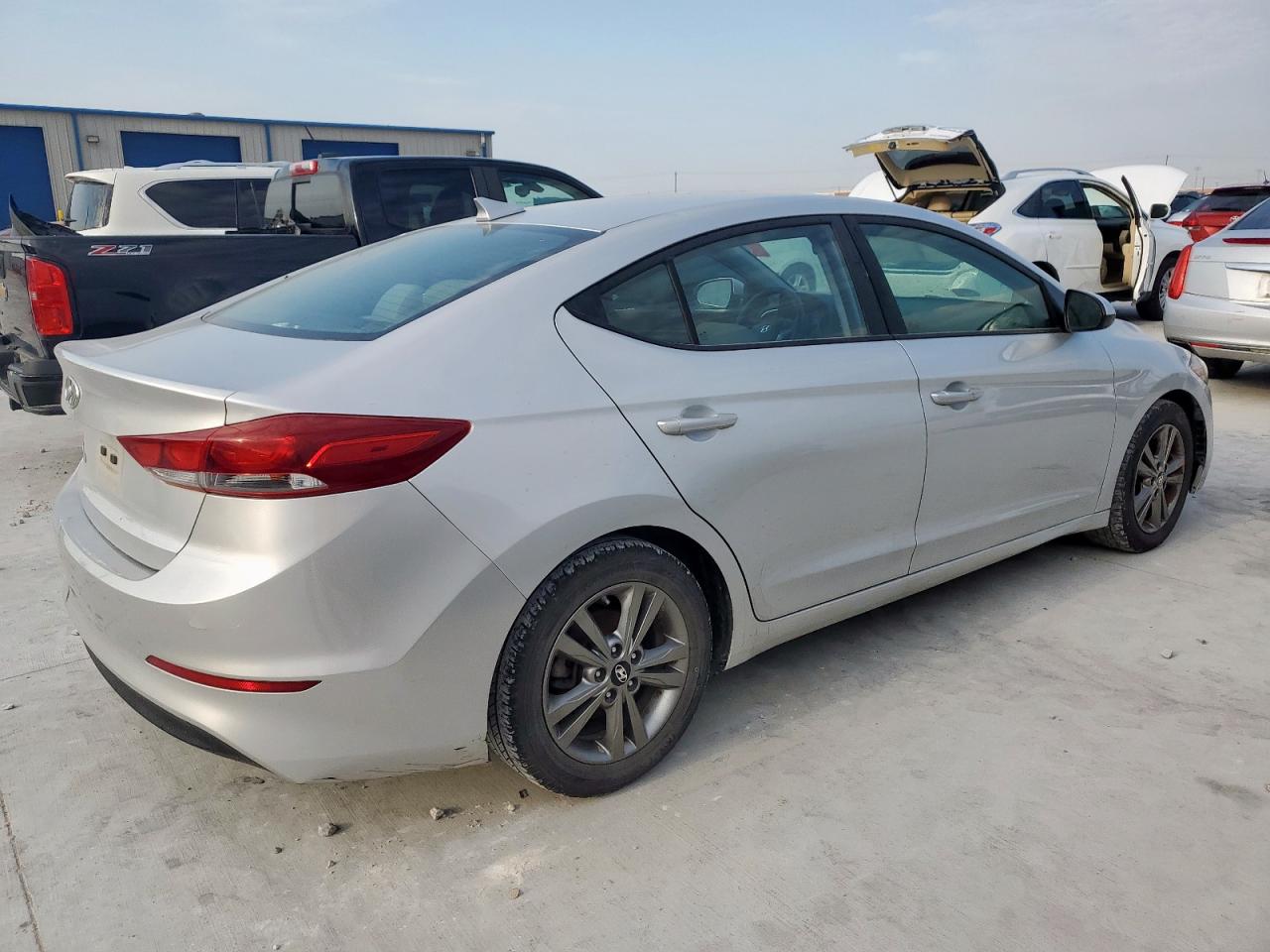 Lot #3242472944 2018 HYUNDAI ELANTRA SE