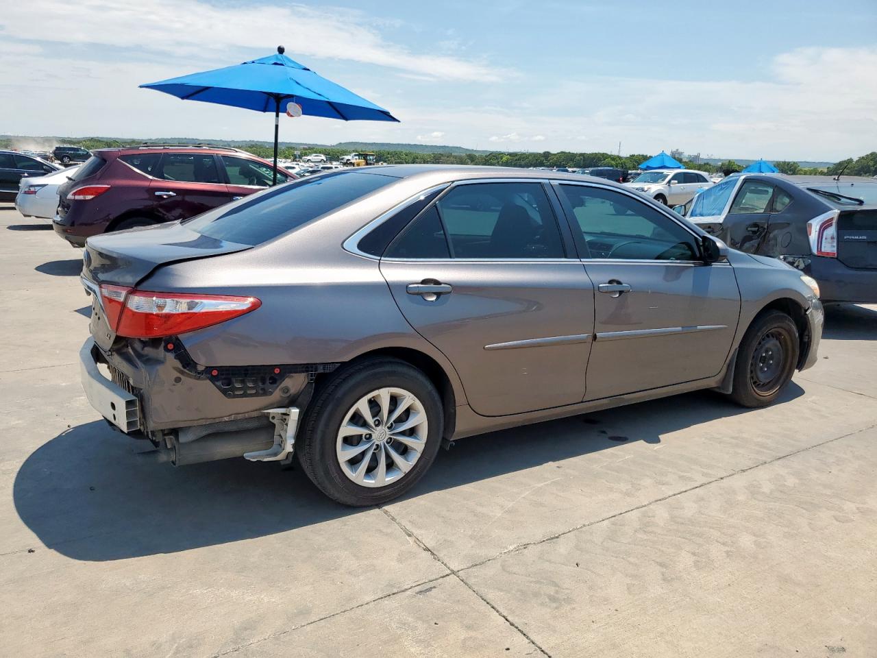 TOYOTA CAMRY LE