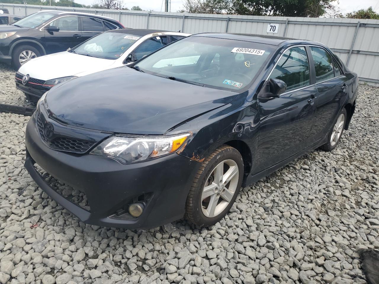 TOYOTA CAMRY BASE