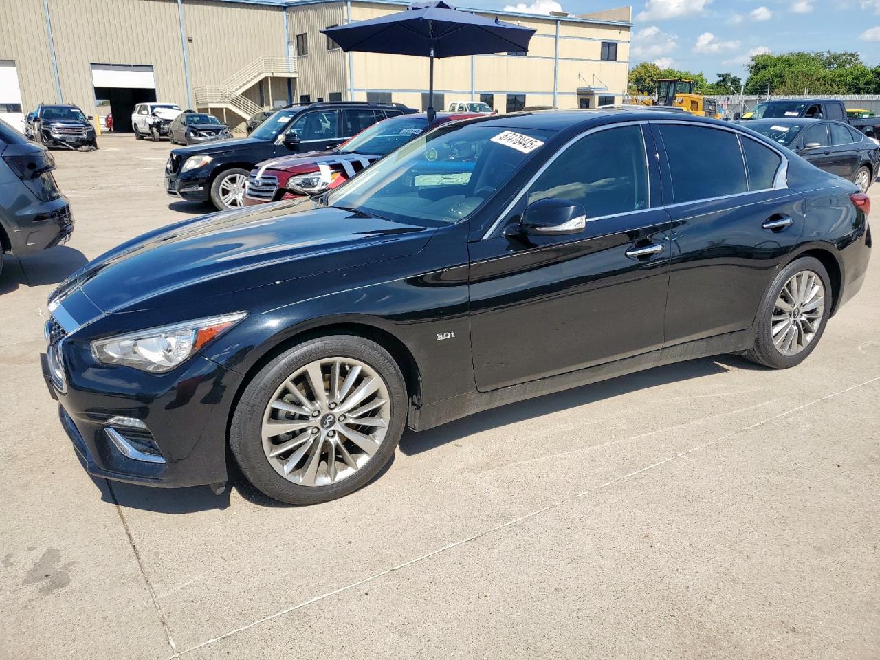INFINITI Q50 LUXE