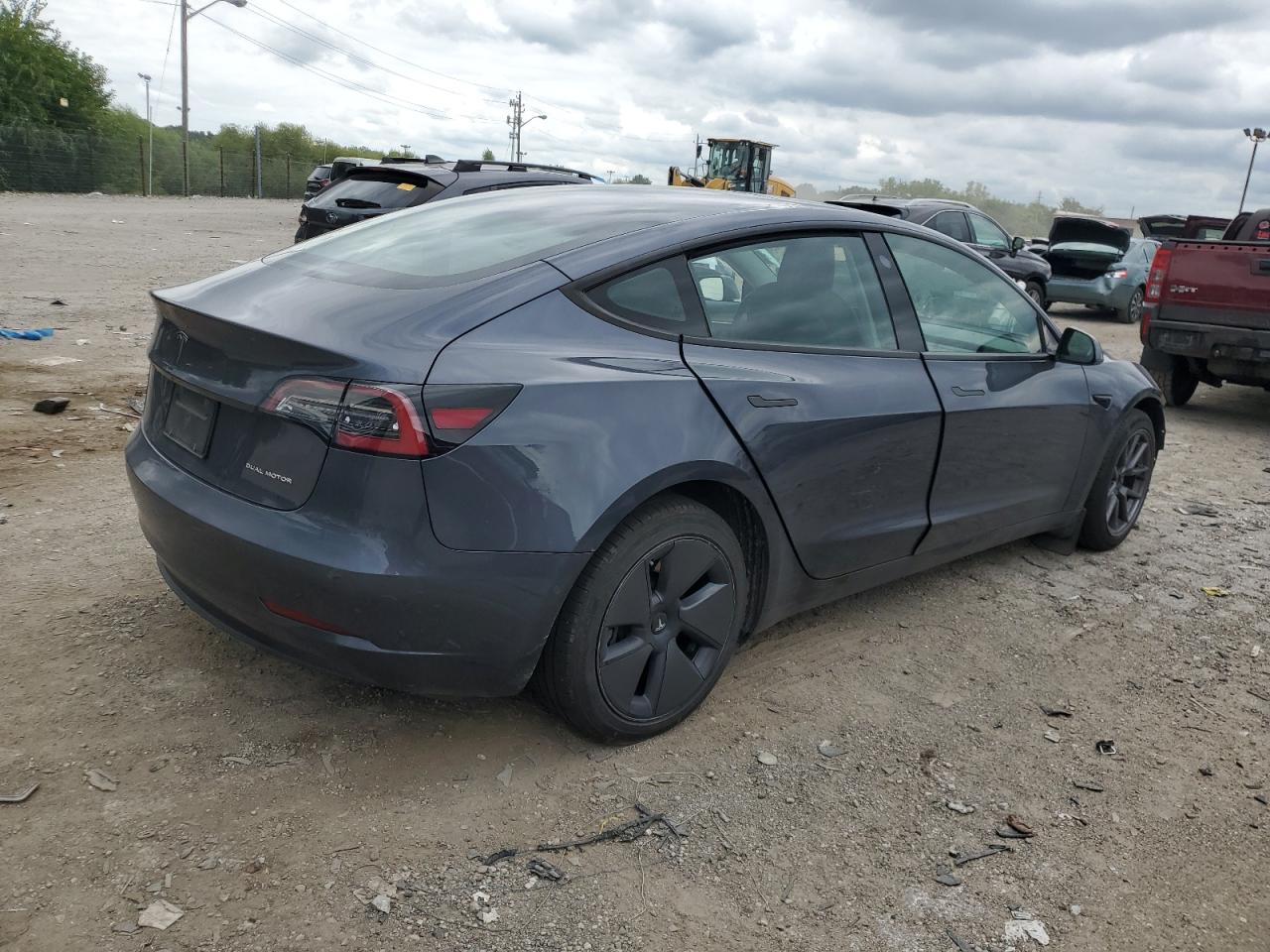 TESLA MODEL 3