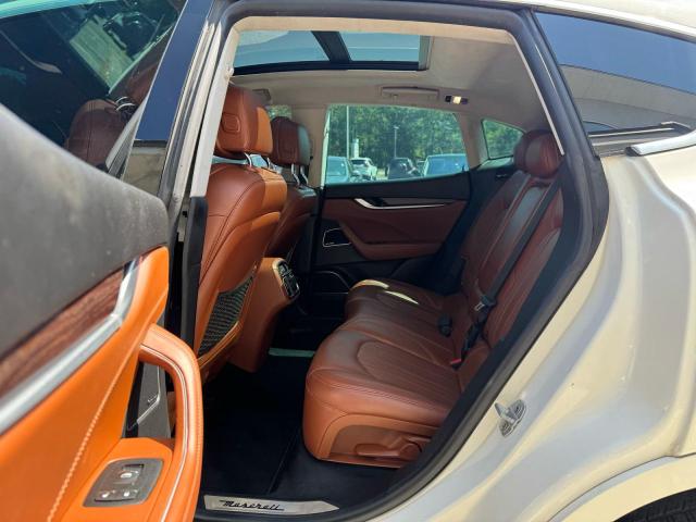 2017 MASERATI LEVANTE LU ZN661XUL7HX256500