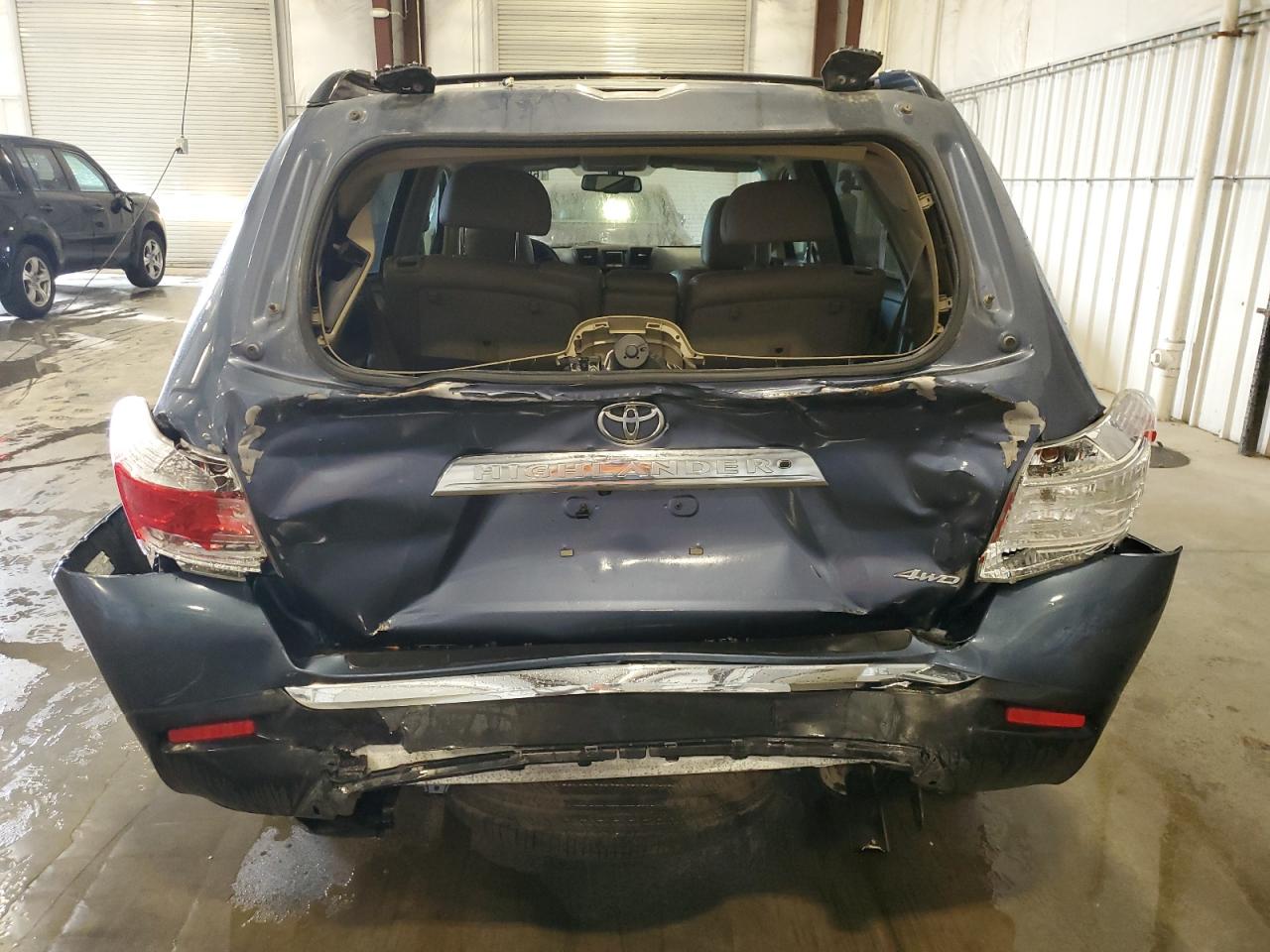 TOYOTA HIGHLANDER BASE