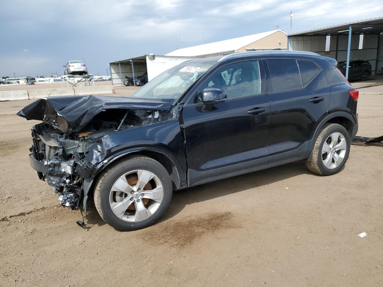 VOLVO XC40 T4 MOMENTUM