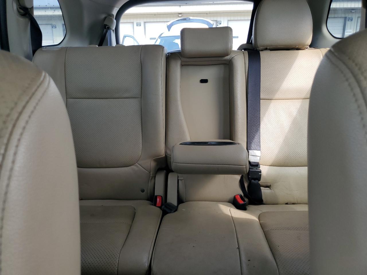 MITSUBISHI OUTLANDER SE