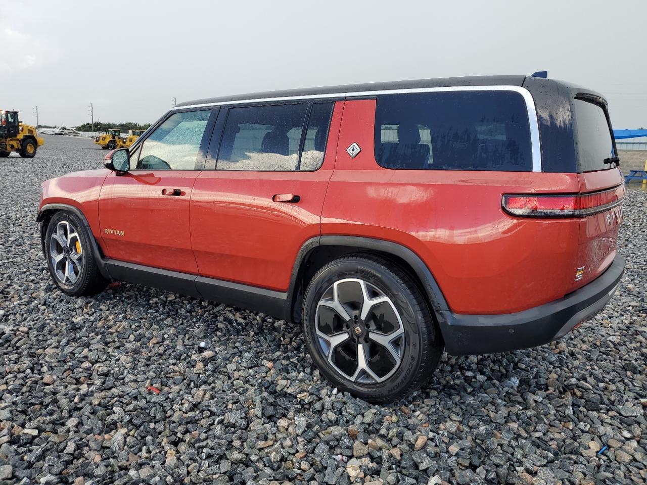 RIVIAN R1S ADVENTURE