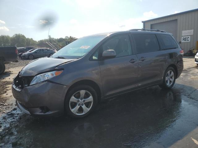 TOYOTA SIENNA LE