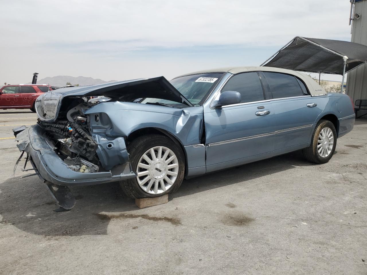 Lot #3282685281 2004 LINCOLN TOWN CAR U