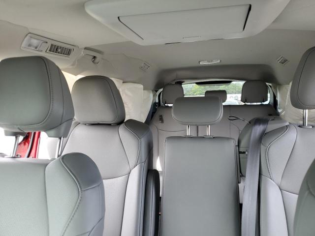2025 TOYOTA SIENNA XLE 5TDJRKEC8SS259358