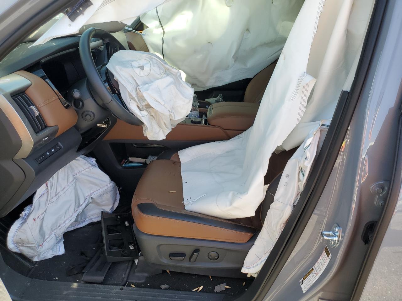 NISSAN PATHFINDER PLATINUM