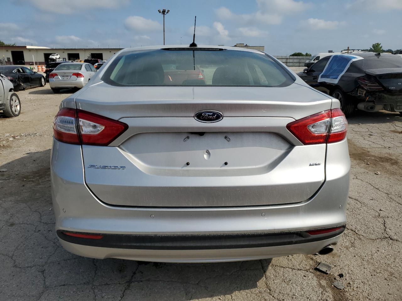 FORD FUSION SE