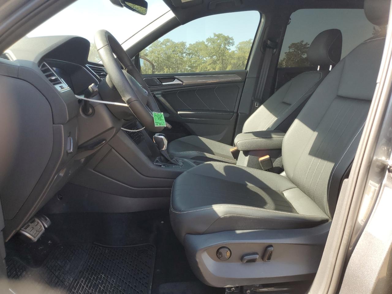 VOLKSWAGEN TIGUAN SE R-LINE BLACK