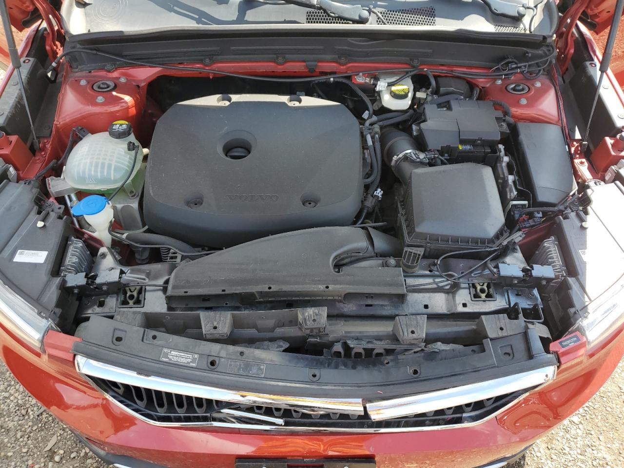 VOLVO XC40 T4 MOMENTUM