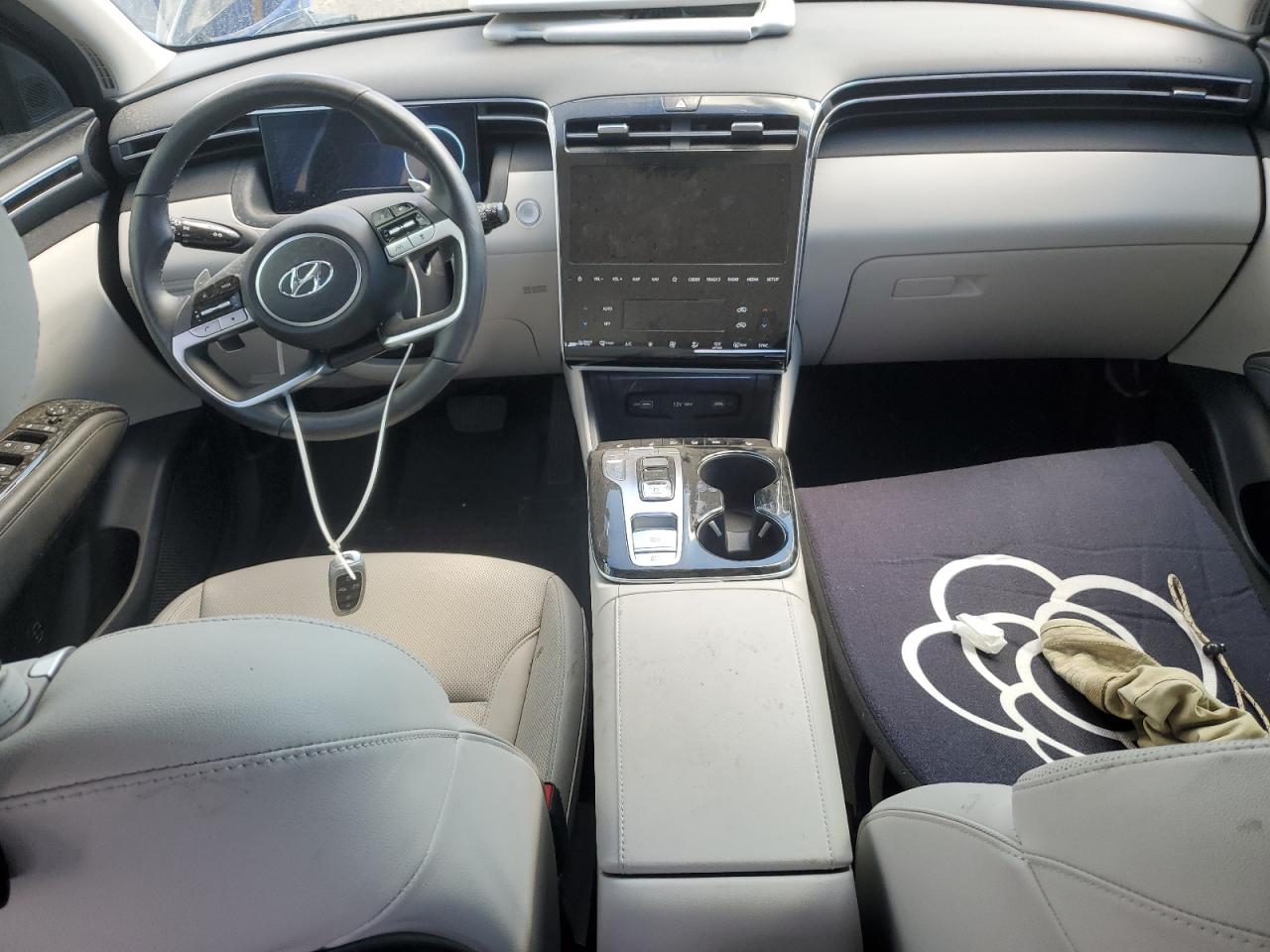 HYUNDAI TUCSON LUXURY