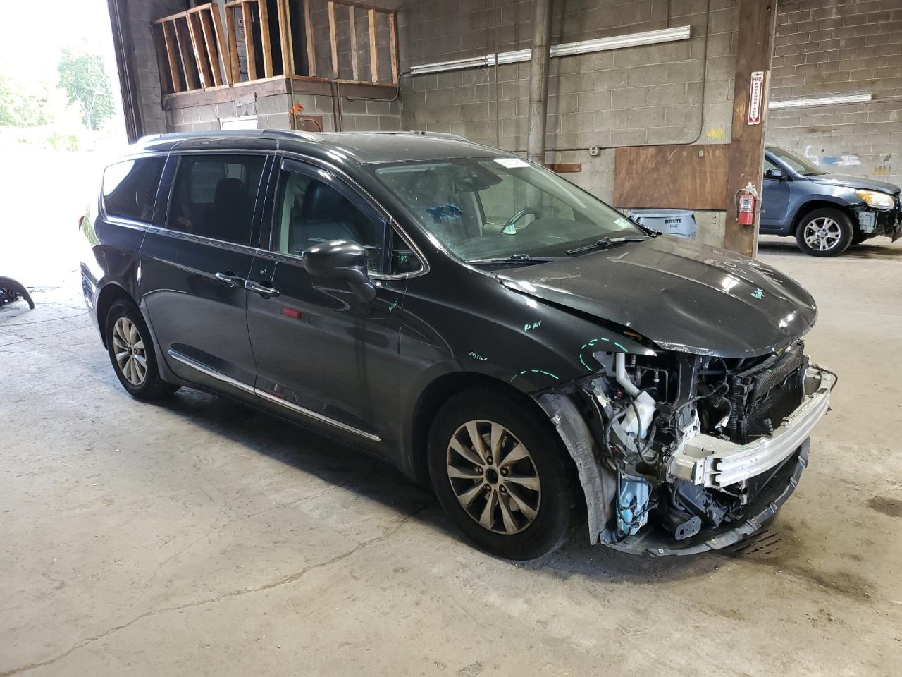 CHRYSLER PACIFICA TOURING L