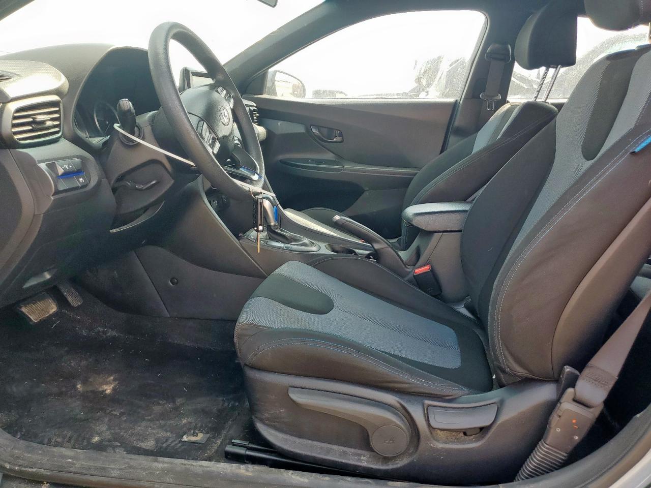 HYUNDAI VELOSTER BASE