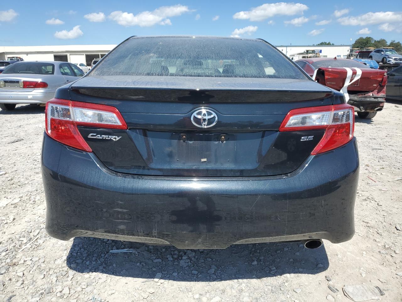 TOYOTA CAMRY BASE