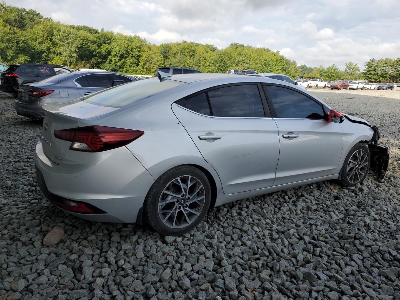 HYUNDAI ELANTRA SEL