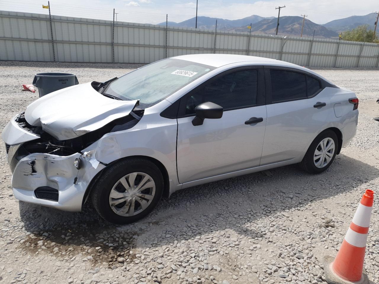 NISSAN VERSA S