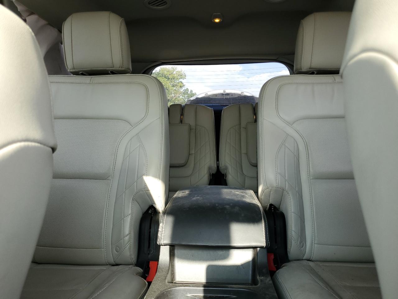 FORD EXPLORER PLATINUM