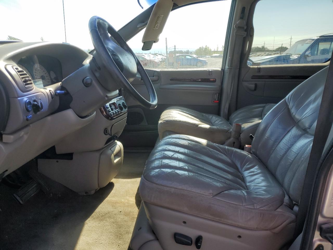 Lot #3266903086 2000 CHRYSLER TOWN & COUNTRY LIMITED