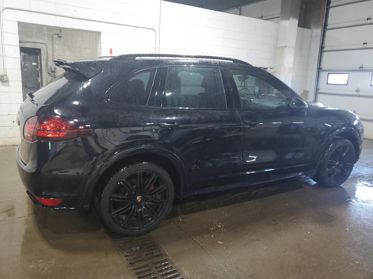 PORSCHE CAYENNE GTS