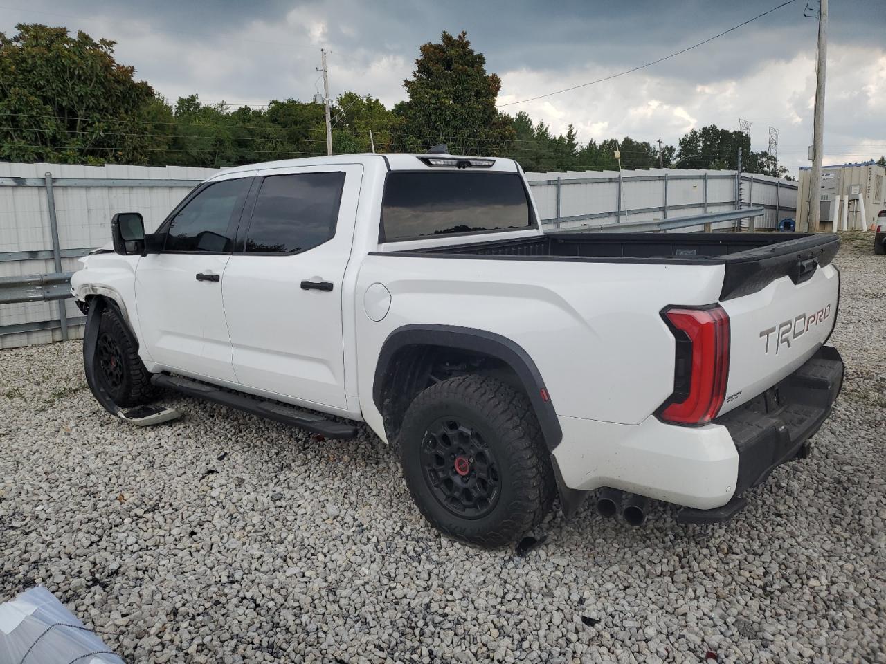 TOYOTA TUNDRA CREWMAX LIMITED