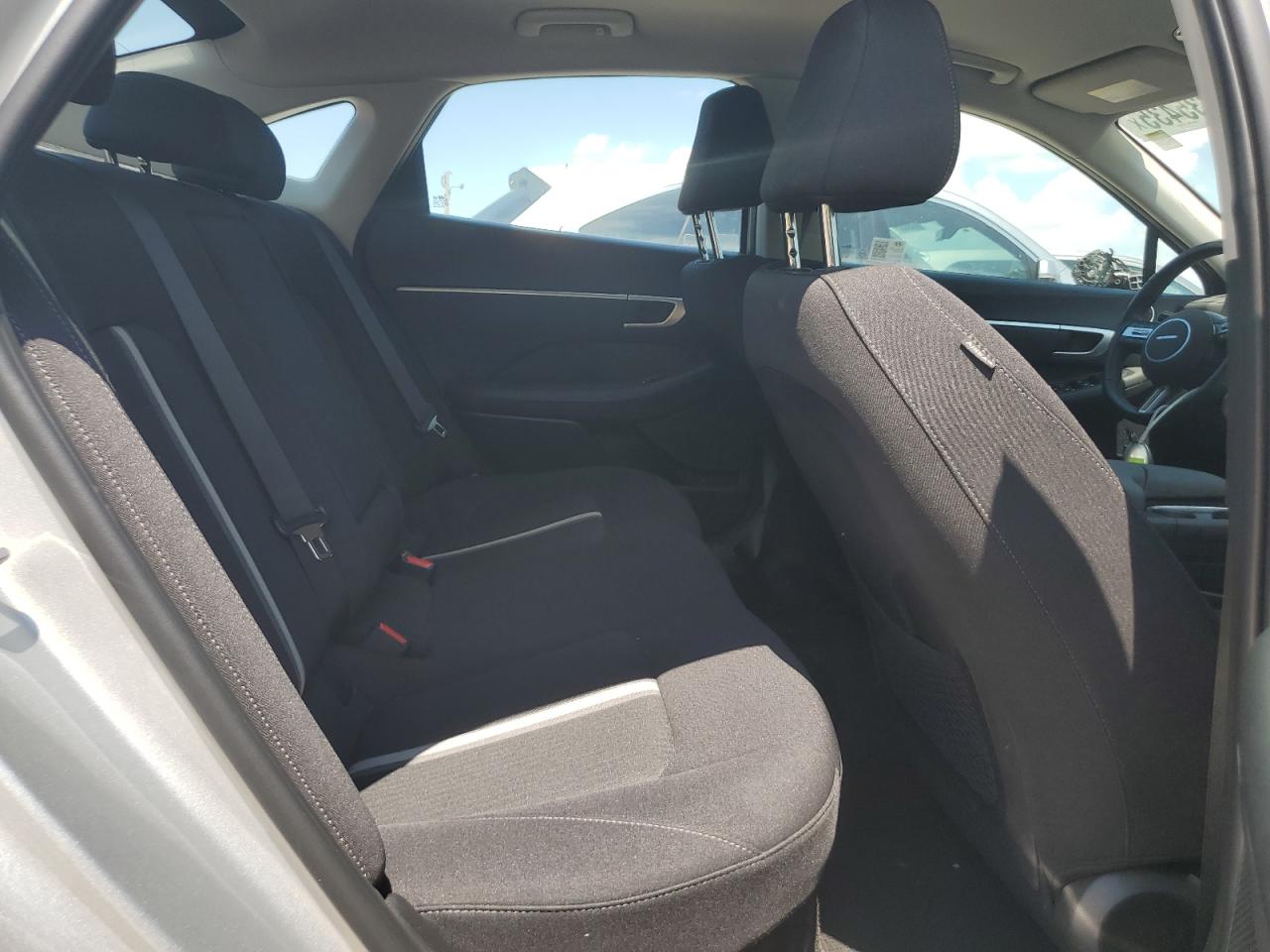 HYUNDAI SONATA HYBRID