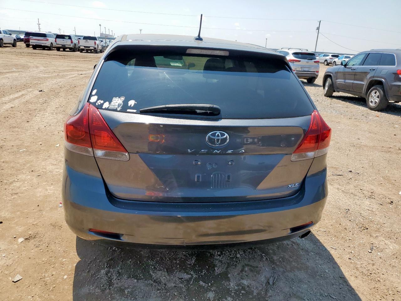 TOYOTA VENZA LE