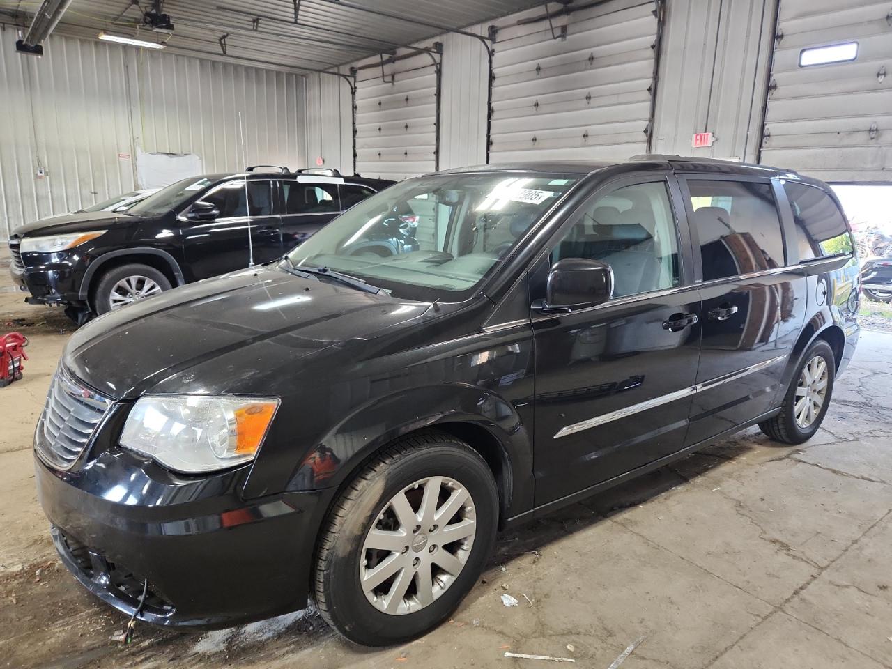 CHRYSLER TOWN & COUNTRY TOURING
