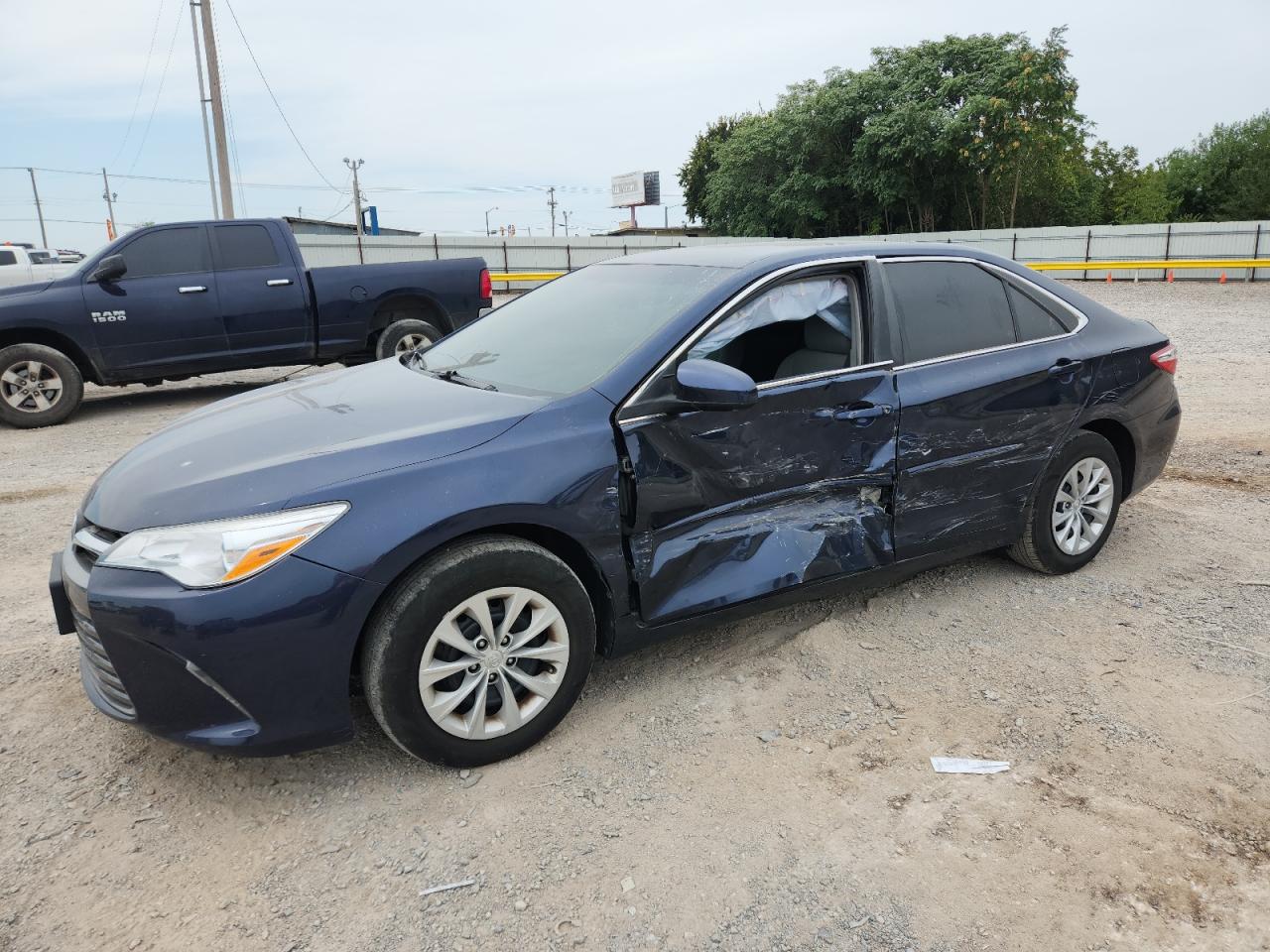 TOYOTA CAMRY LE