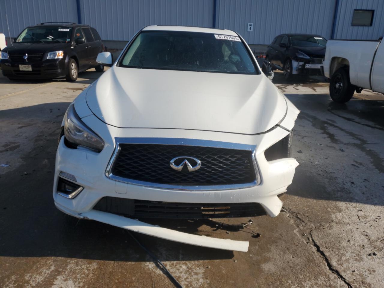 INFINITI Q50 LUXE