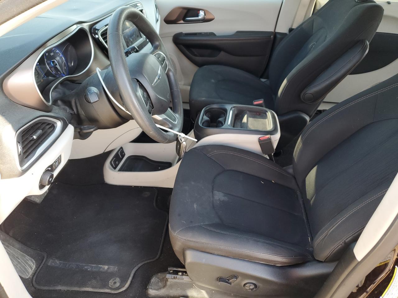 CHRYSLER PACIFICA TOURING PLUS