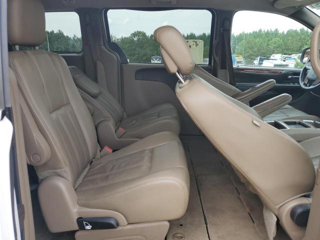 2016 CHRYSLER TOWN & COU 2C4RC1BGXGR297521