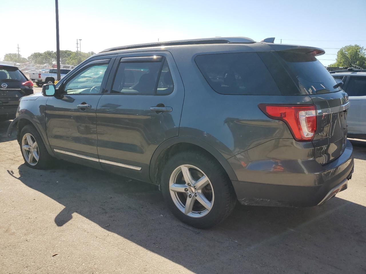 FORD EXPLORER XLT