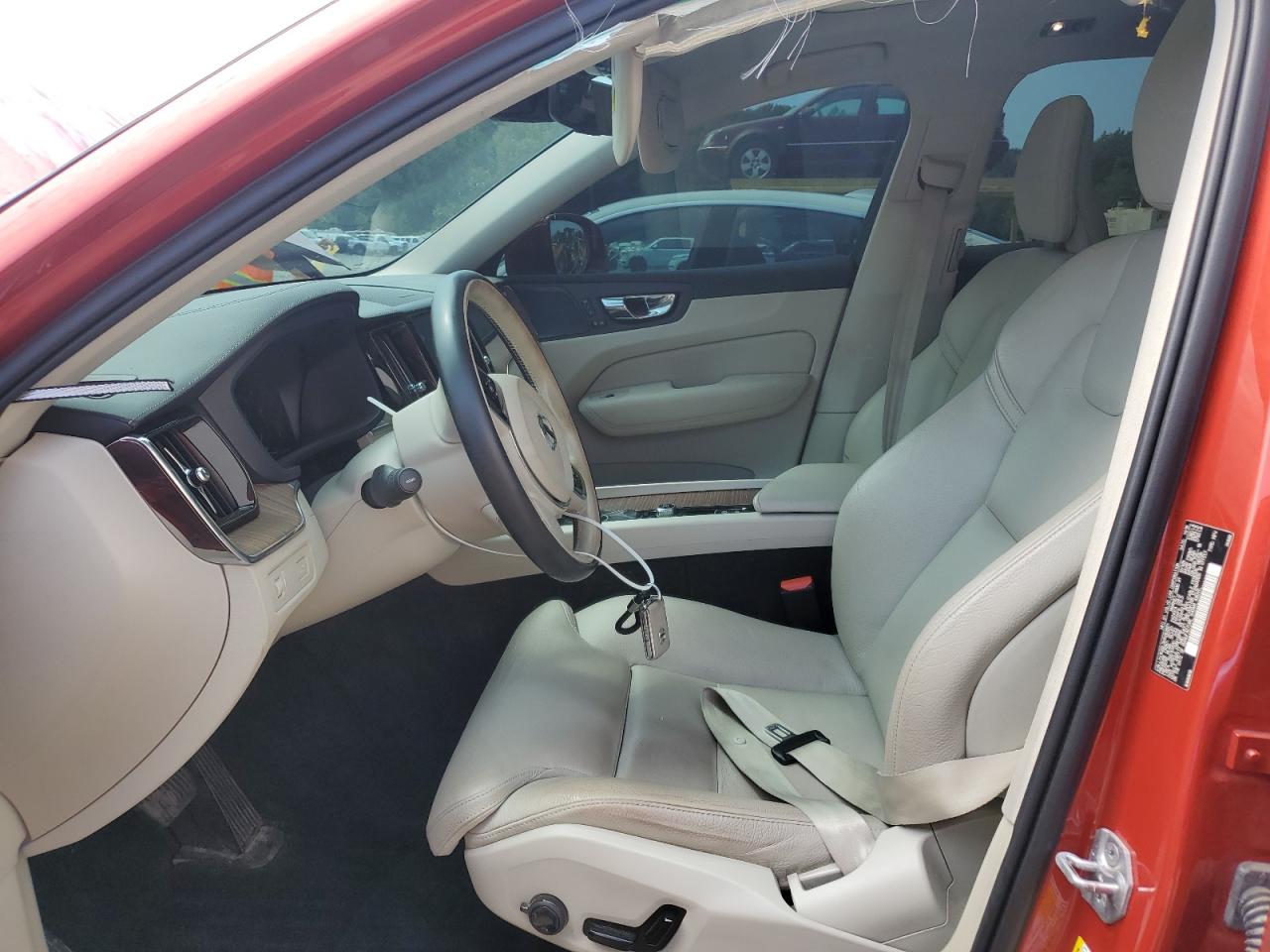 VOLVO XC60 T5 INSCRIPTION