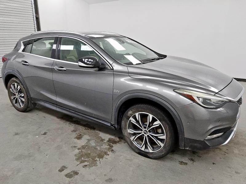 2018 INFINITI QX30 BASE SJKCH5CR2JA055541