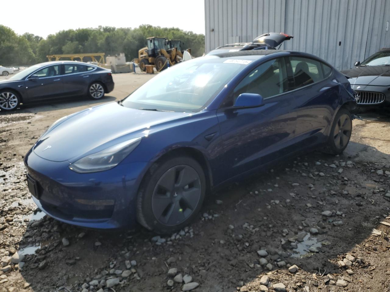 TESLA MODEL 3