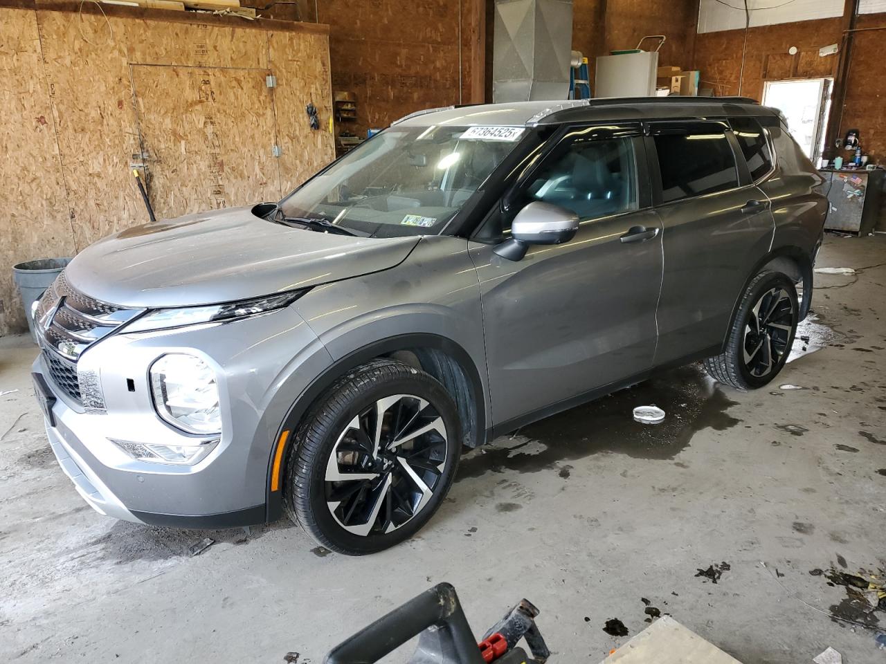 MITSUBISHI OUTLANDER SE