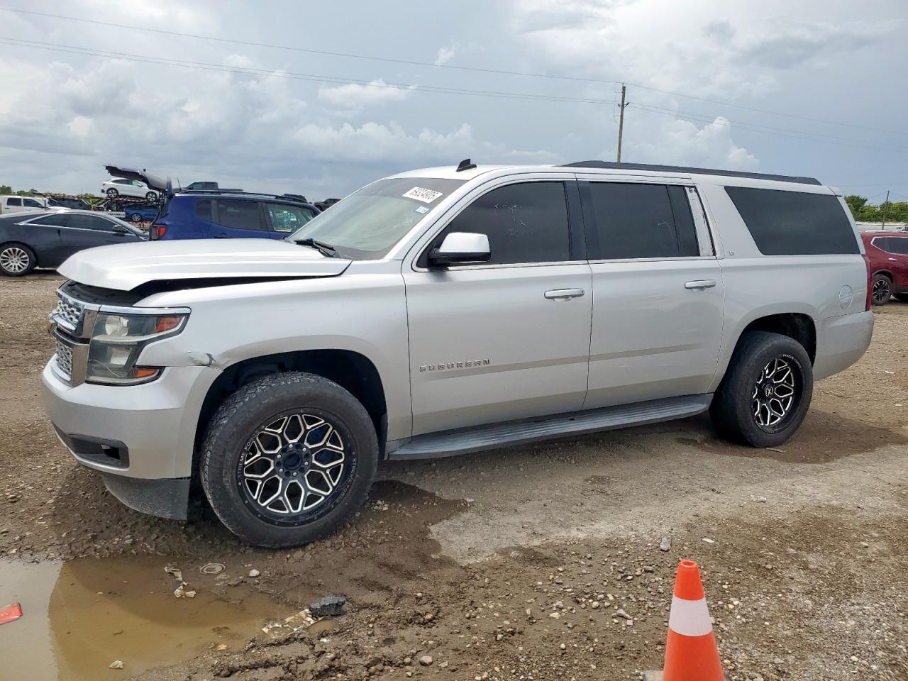 CHEVROLET SUBURBAN C1500 LT