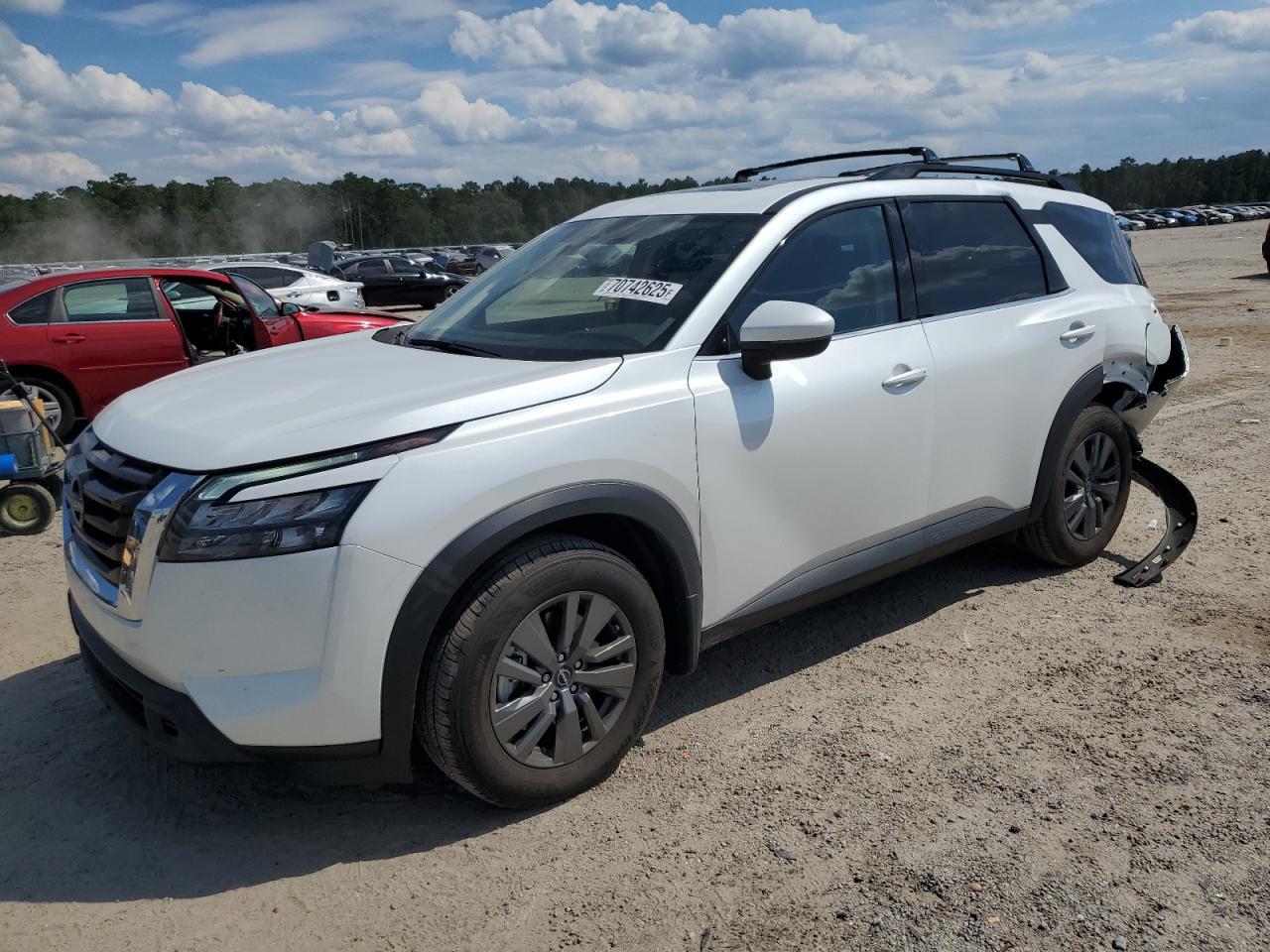 NISSAN PATHFINDER SV